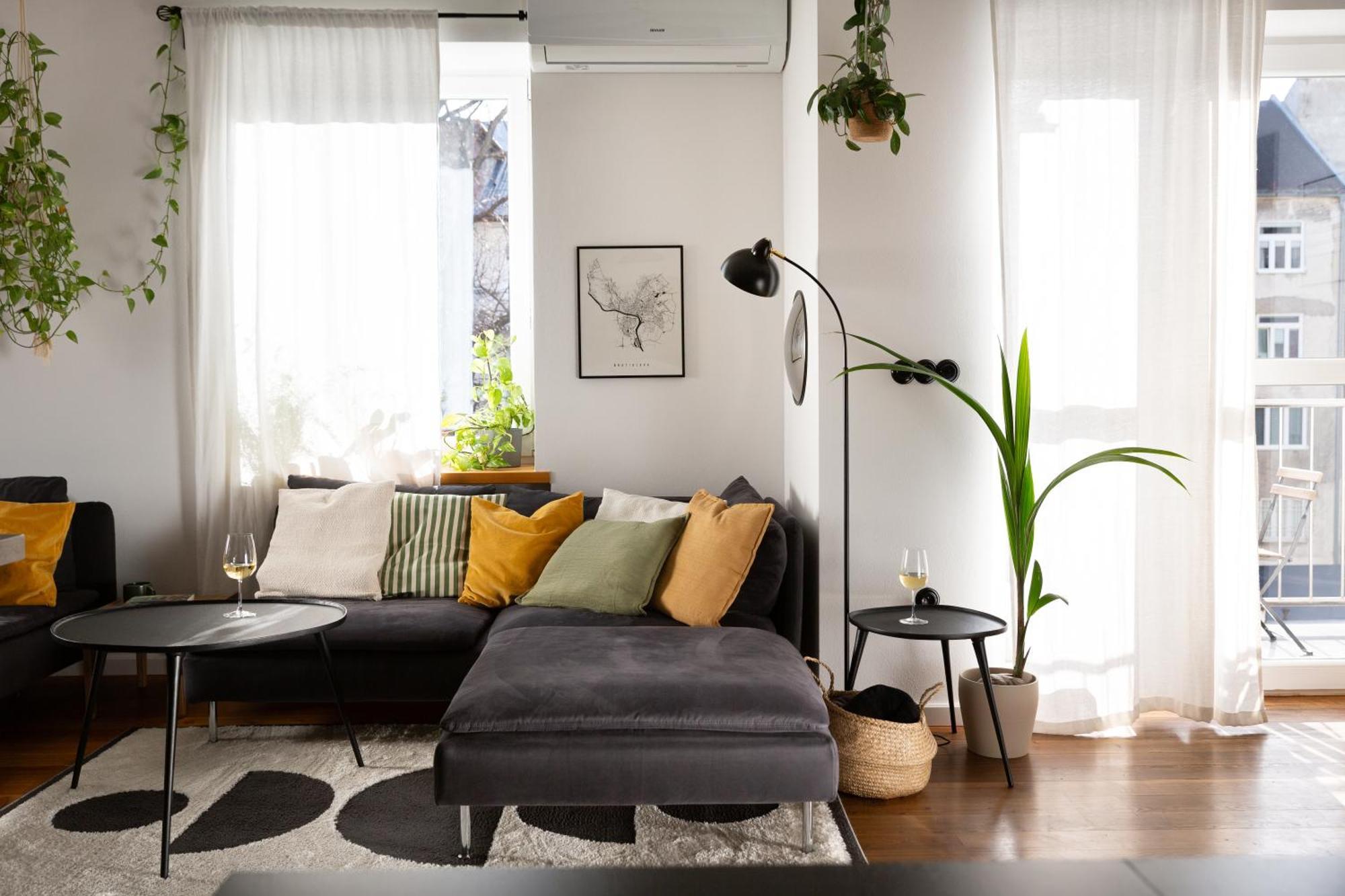 Evergreen - Old Town Spacious Stylish Apartment With Ac And One And A Half Bath, Baby & Kid- Friendly Μπρατισλάβα Εξωτερικό φωτογραφία