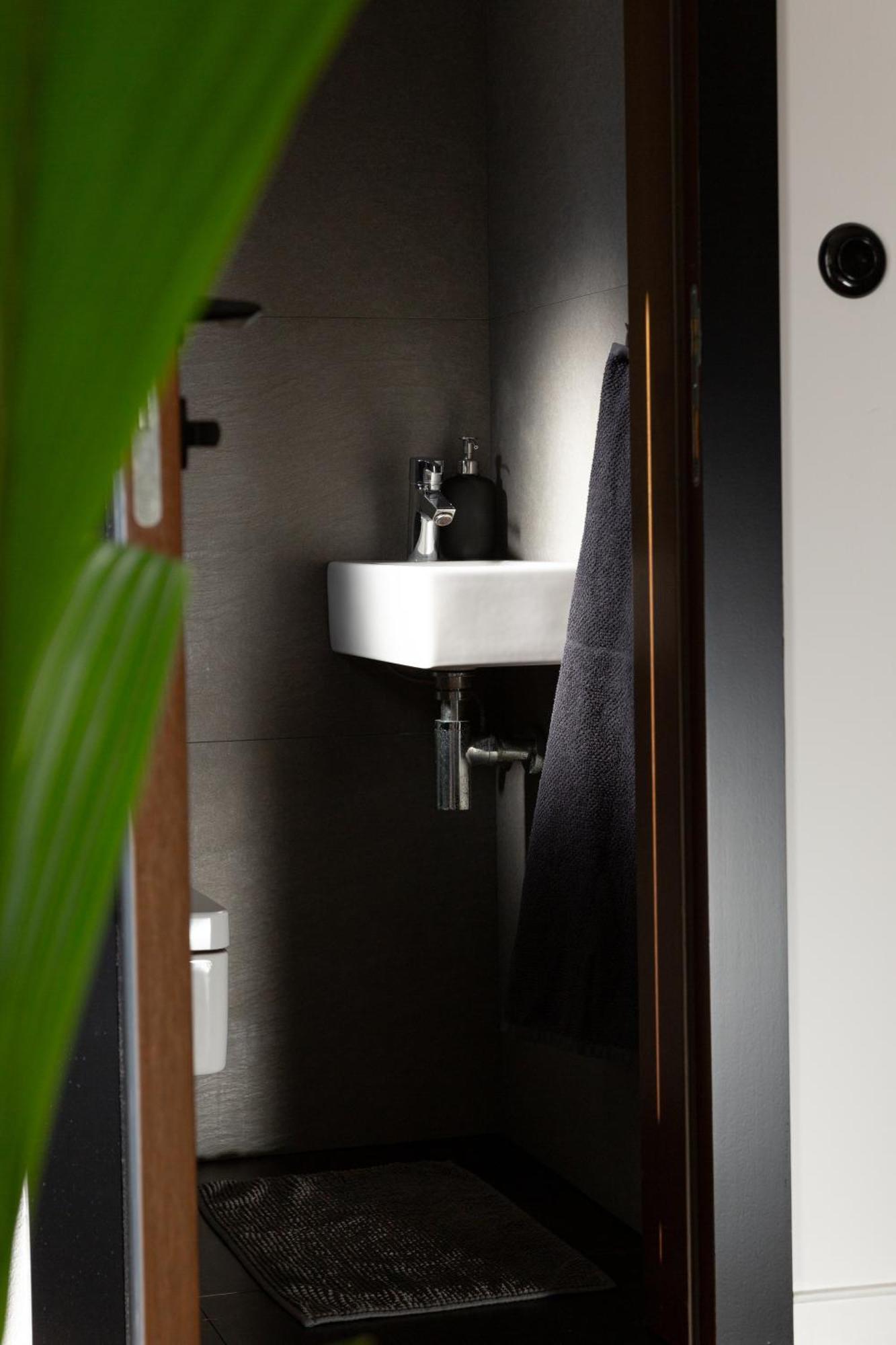 Evergreen - Old Town Spacious Stylish Apartment With Ac And One And A Half Bath, Baby & Kid- Friendly Μπρατισλάβα Εξωτερικό φωτογραφία